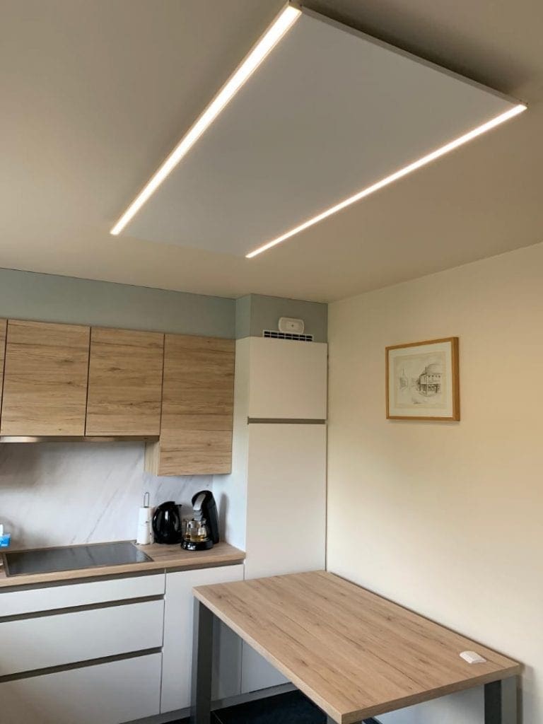 Infrarood paneel met verlichting plafond